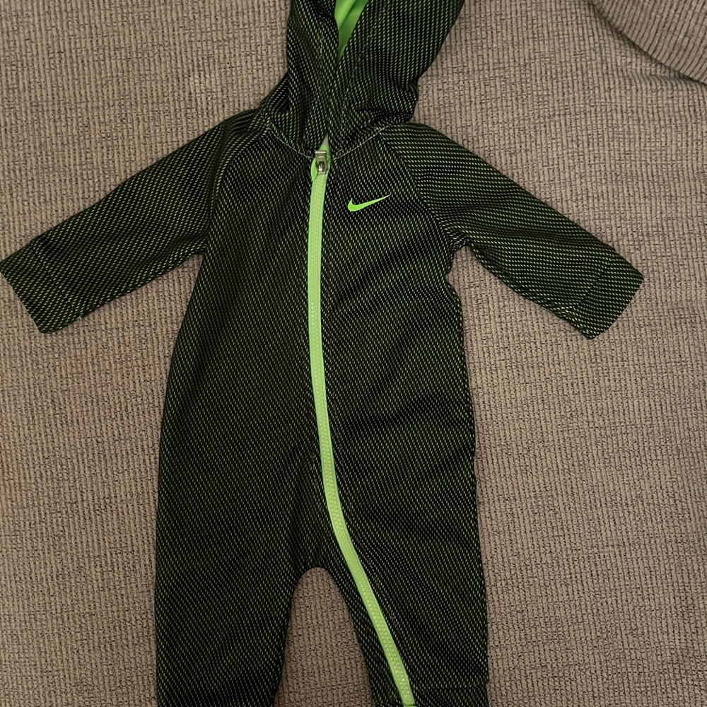 Nike Black and Green Kids Hooded Footie